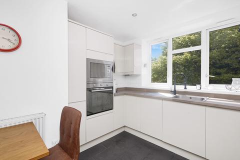 3 bedroom flat for sale, Bakers Hill, Hackney E5