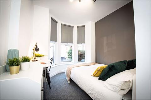 24 Hessle View, Leeds, LS6 1ER