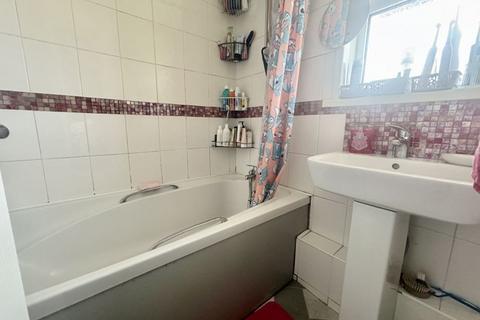 13 Coningsby Drive, Grimsby, DN34 5HQ