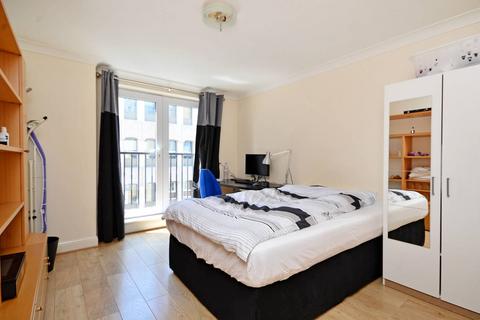 3 bedroom flat for sale, Newton Street, Covent Garden, London, WC2B