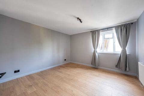 2 bedroom flat to rent, Shoot Up Hill, Kilburn, London, NW2