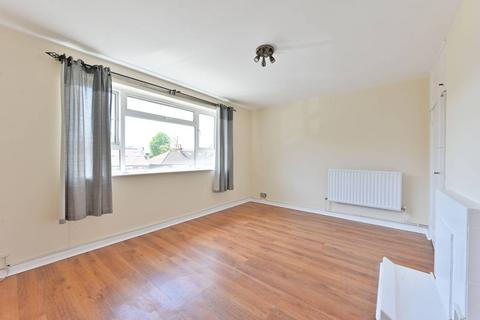 2 bedroom flat to rent, South Park Road, South Park Gardens, London, SW19