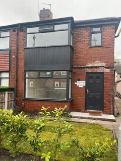 3 bedroom semi-detached house to rent, 34 Irlam Avenue Eccles Manchester