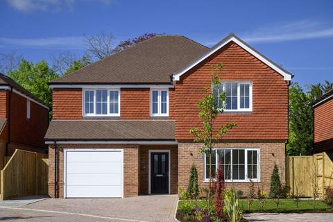 4 bedroom detached house for sale, Lambert Close, Effingham