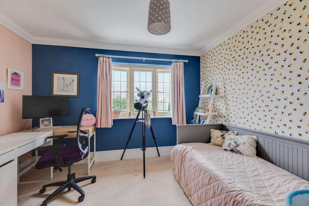Bedroom 5 (Double)