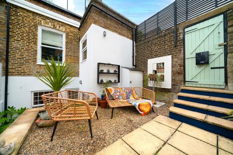 1 bedroom flat for sale, Nevill Road, London N16