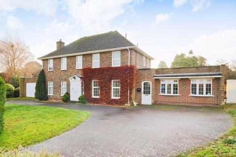 5 bedroom detached house to rent, Harkness Drive, Canterbury CT2