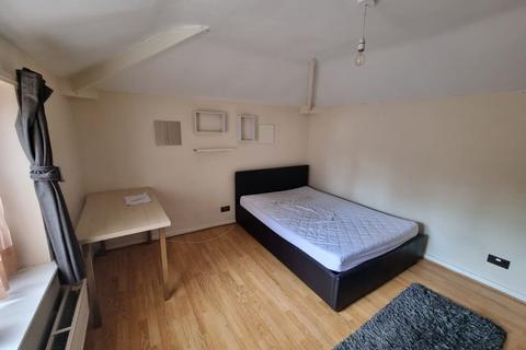 2 bedroom mews to rent, Wellington Road, Birmingham B15