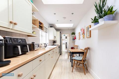 5 Shuttern, Taunton, TA1 4ET