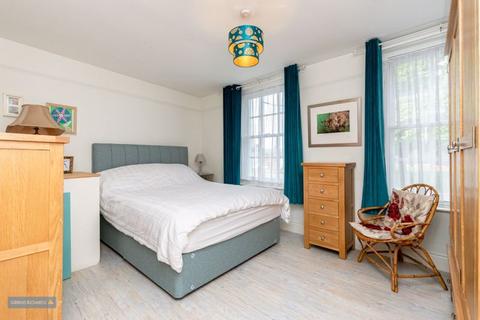5 Shuttern, Taunton, TA1 4ET