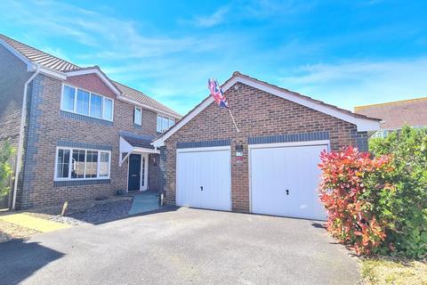 4 bedroom detached house for sale, Saunders Close, Lee-On-The-Solent, PO13