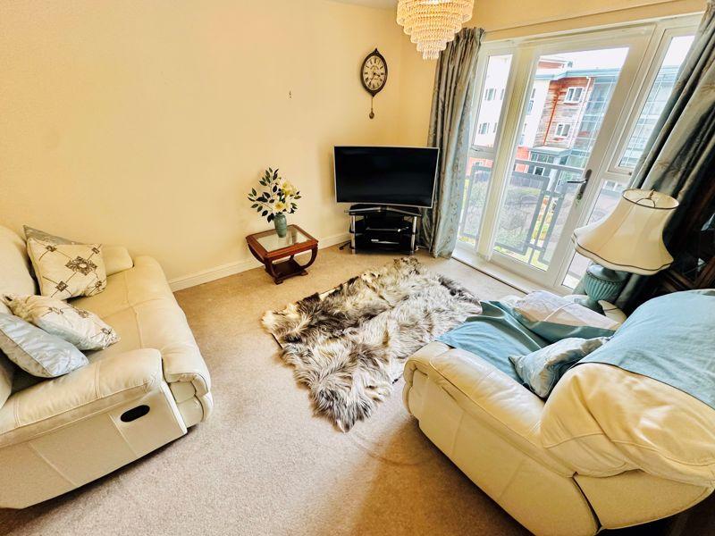 Charles Hayward Drive, Wolverhampton WV4 2 bed apartment for sale £