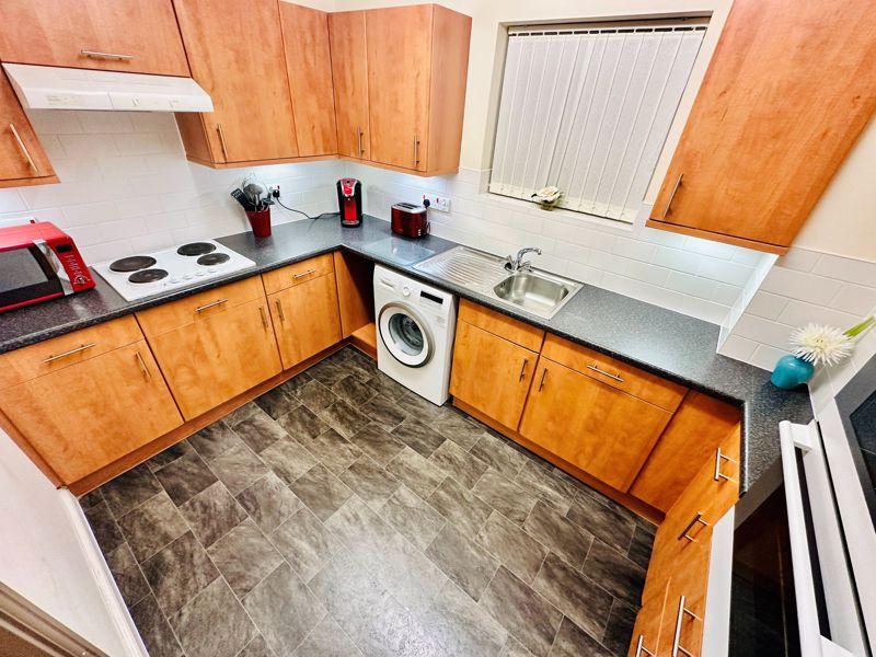 Charles Hayward Drive, Wolverhampton WV4 2 bed apartment for sale £