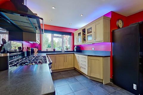 45 Streetly Crescent, Sutton Coldfield, B74 4PZ