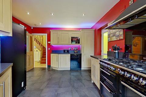 45 Streetly Crescent, Sutton Coldfield, B74 4PZ
