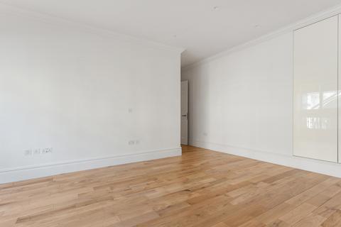 3 bedroom flat to rent, Devereux Court, Covent Garden, WC2R