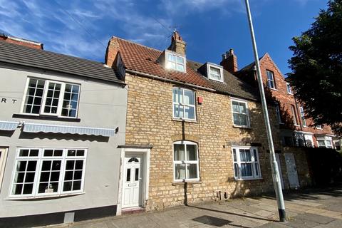 3 bedroom terraced house to rent, Newport, Lincoln