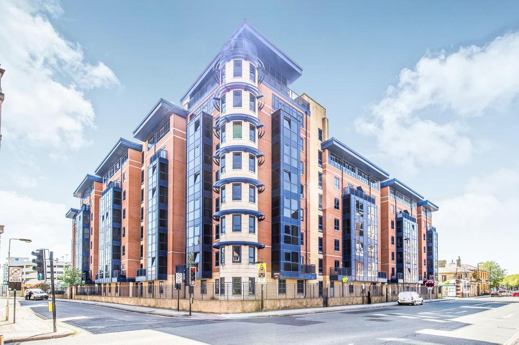 charter-house-canute-road-ocean-3-bed-flat-1-695-pcm-391-pw