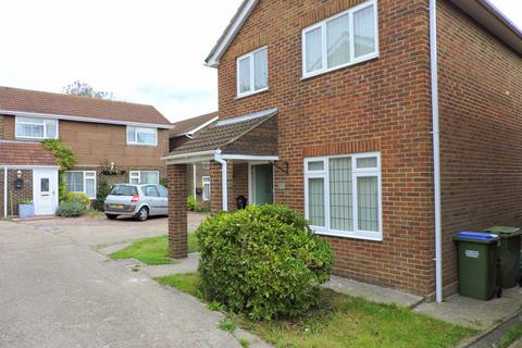 3 bedroom detached house to rent, Titchfield