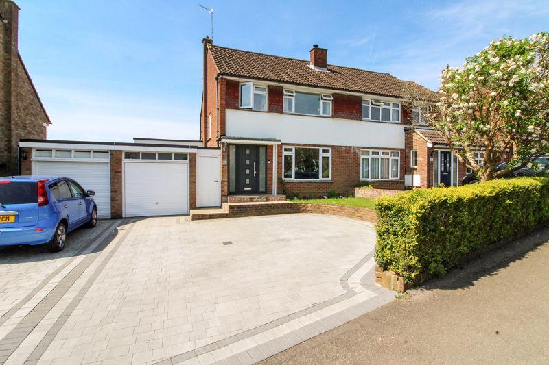 Ashley Drive, Tylers Green HP10 3 bed semidetached house for sale £
