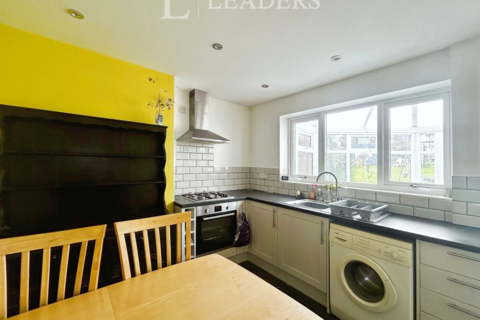 3 bedroom semi-detached house to rent, Hillfields, Smethwick, B67