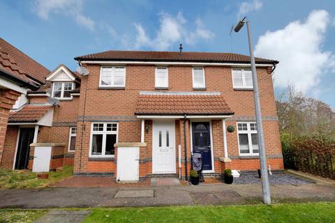 2 bedroom semi-detached house to rent, Clayshotts Drive, Witham