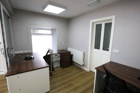 Property to rent, Church Street, Llangefni, Anglesey, LL77