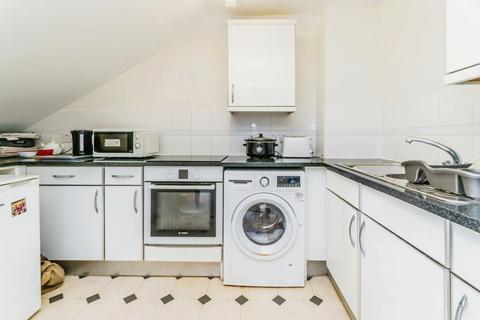 1 bedroom apartment for sale, Dene Court (Caterham), Caterham CR3