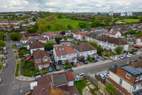 3 bedroom semi-detached house for sale, Rannock Avenue, Kingsbury