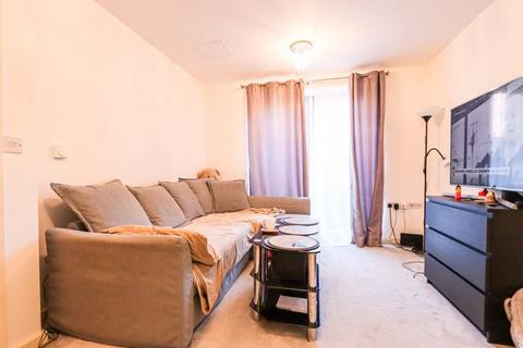 1 bedroom flat to rent, Taywood Road, Northolt