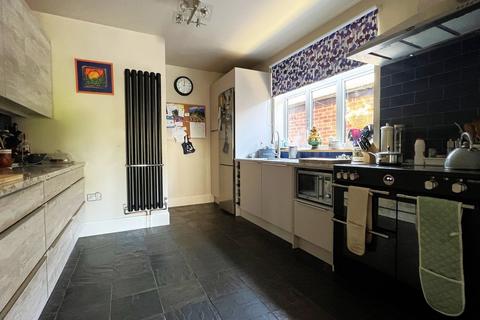 3 bedroom detached house for sale, The Drive, Melton Mowbray
