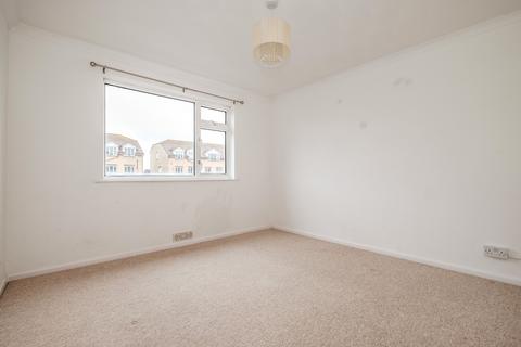 2 bedroom flat to rent, Marina Court, Brighton Road