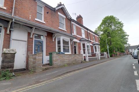 3 bedroom terraced house to rent, Victoria Terrace, Stafford ST16