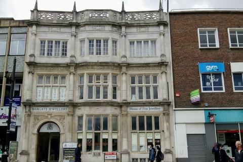 Retail property (high street) to rent, High Street, Southampton, Hampshire