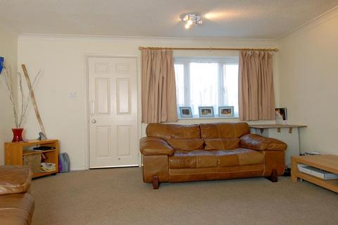 2 bedroom terraced house to rent, Compass Field, Hook