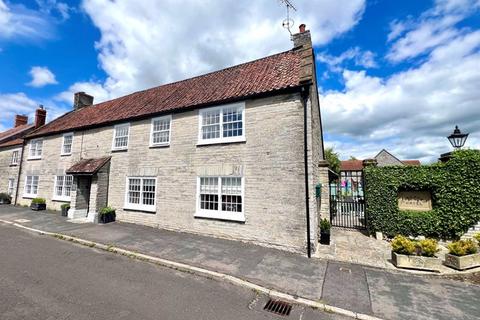 New Street, Somerton