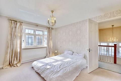 3 bedroom detached house for sale, Charles Street, Uxbridge, UB10