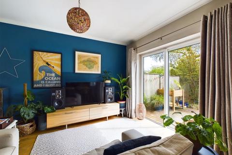 17 Beech Avenue, Bath, BA2 7BA