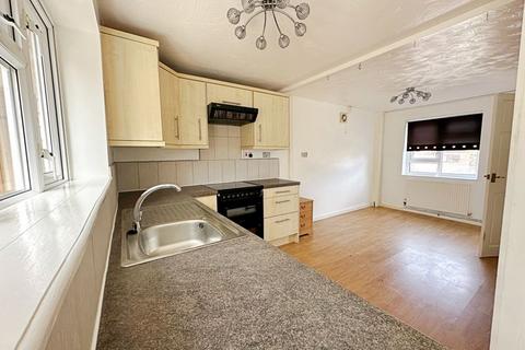 3 bedroom end of terrace house for sale, Avon Road, Pershore