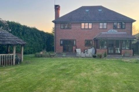 5 bedroom detached house to rent, Oakdene Place, Loxwood