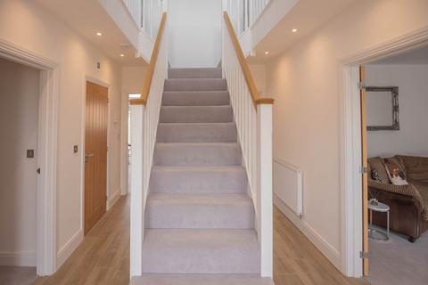 5 bedroom detached house to rent, Salford Priors, Evesham,