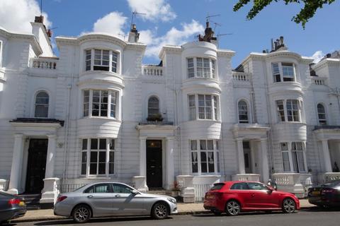 2 bedroom flat to rent, Gloucester Terrace, Paddington