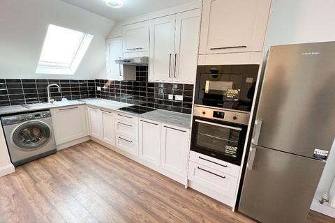 2 bedroom flat to rent, Childs Hill, London NW2