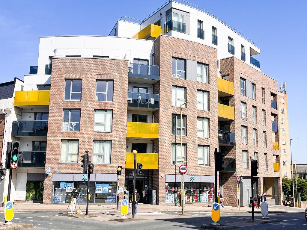 Golders Green, London NW11 2 bed flat for sale £495,000