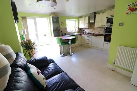 12 Edkins Close, Luton, LU2 7SS