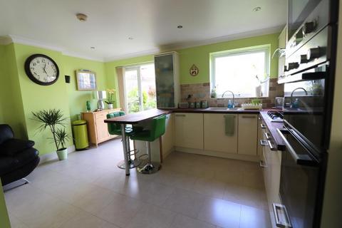 12 Edkins Close, Luton, LU2 7SS