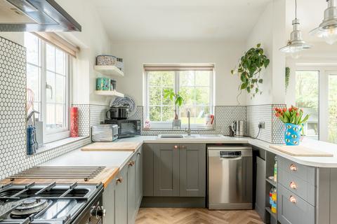 33 Kenmore Crescent, Bristol, BS7 0TJ