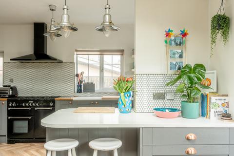 33 Kenmore Crescent, Bristol, BS7 0TJ