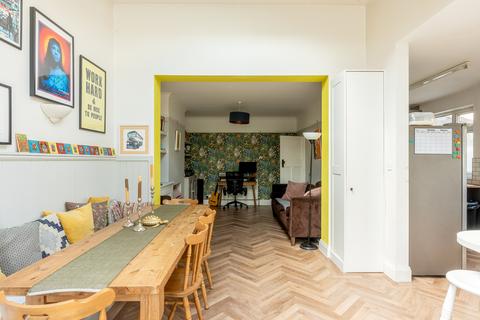 33 Kenmore Crescent, Bristol, BS7 0TJ