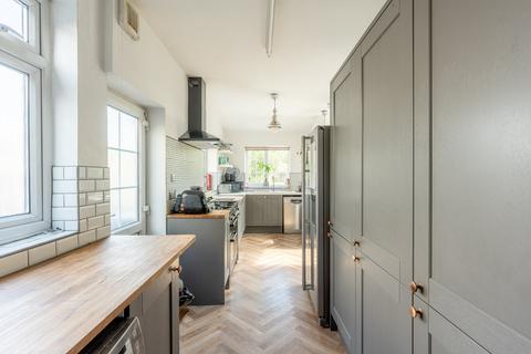 33 Kenmore Crescent, Bristol, BS7 0TJ